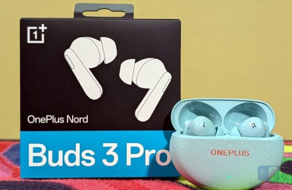 OnePlus Nord Buds 3 Pro Truly Wireless Earbuds with 49dB Active Noise Cancellation Bluetooth  (Soft Jade, True Wireless) - Image 4